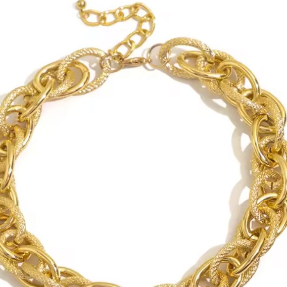 Chunky Gold Chain adjustable Necklace - Picture 3 of 3